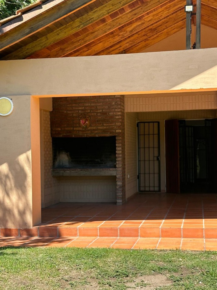 CASA PARA 11 PERSONAS PILETA PARQUE QUINCHO