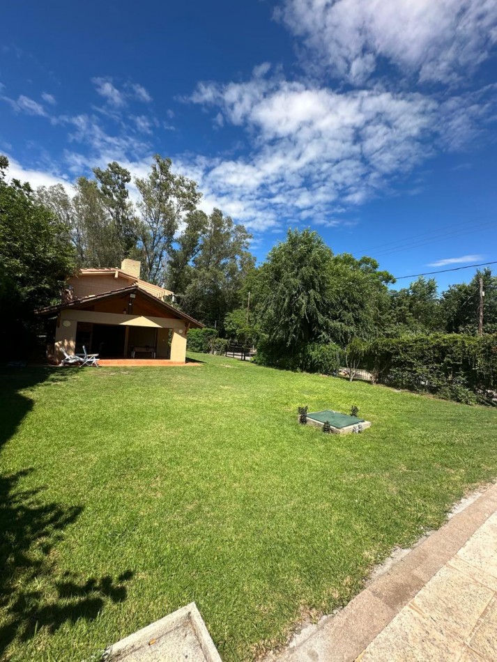 CASA PARA 11 PERSONAS PILETA PARQUE QUINCHO