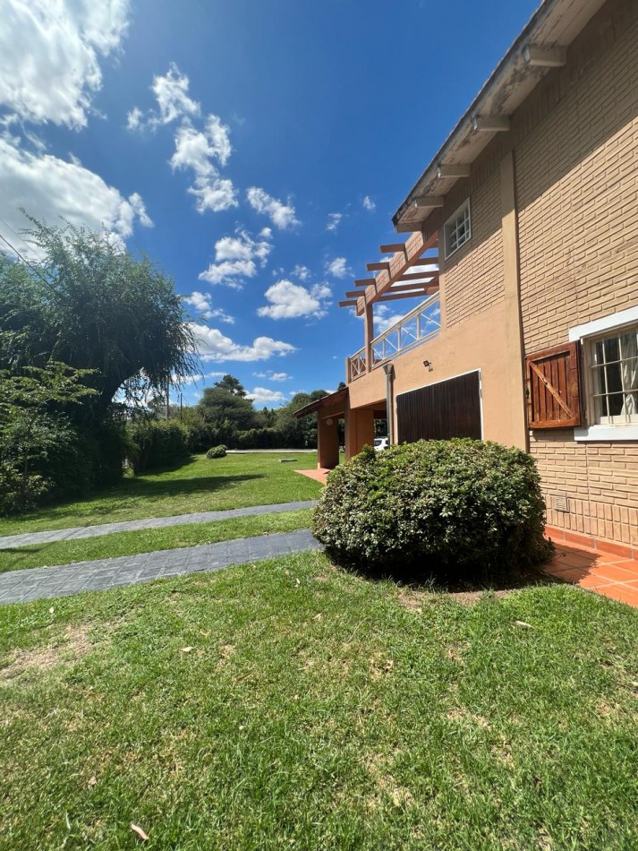 CASA PARA 11 PERSONAS PILETA PARQUE QUINCHO
