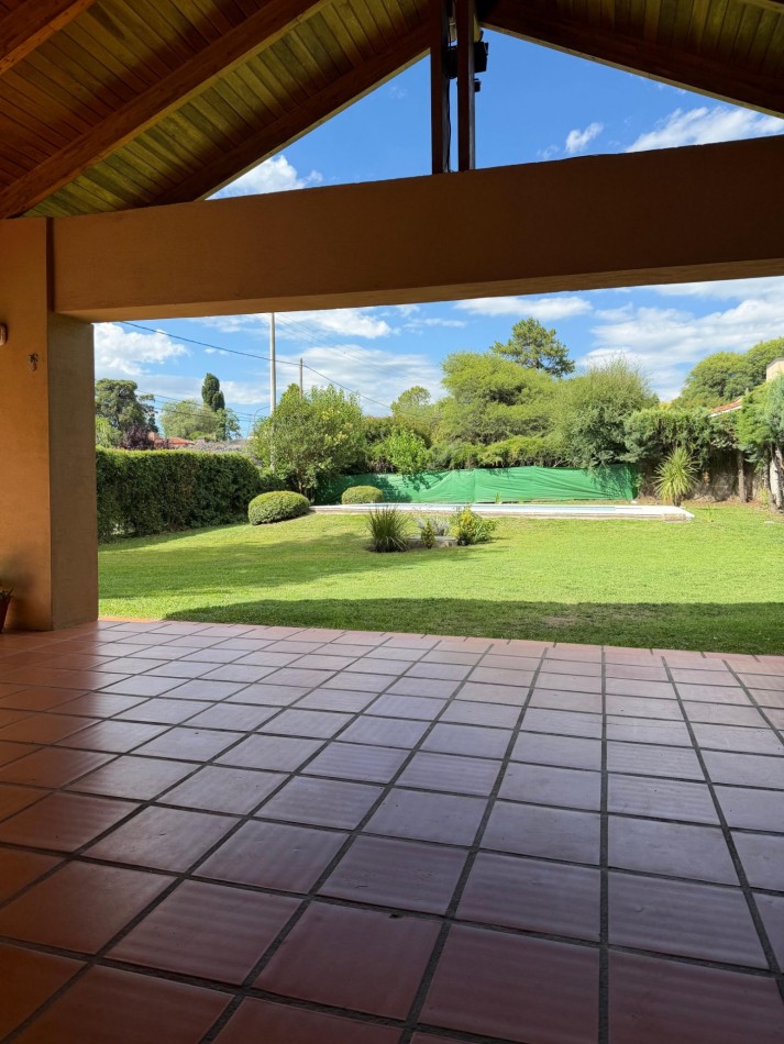 CASA PARA 11 PERSONAS PILETA PARQUE QUINCHO