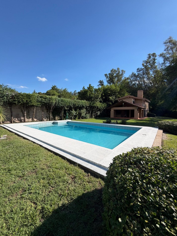 CASA PARA 11 PERSONAS PILETA PARQUE QUINCHO
