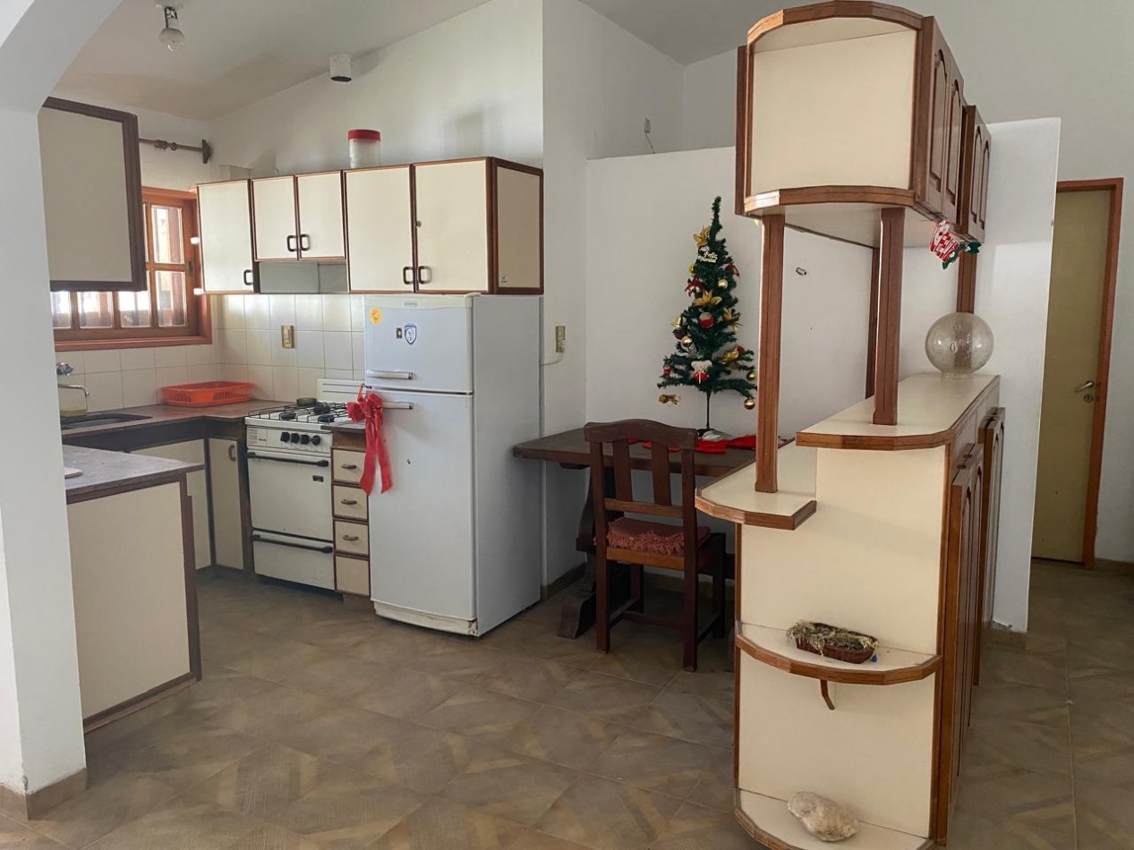 CASA PARA 8 PERSONAS CON PARQUE-QUINCHO-PILETA