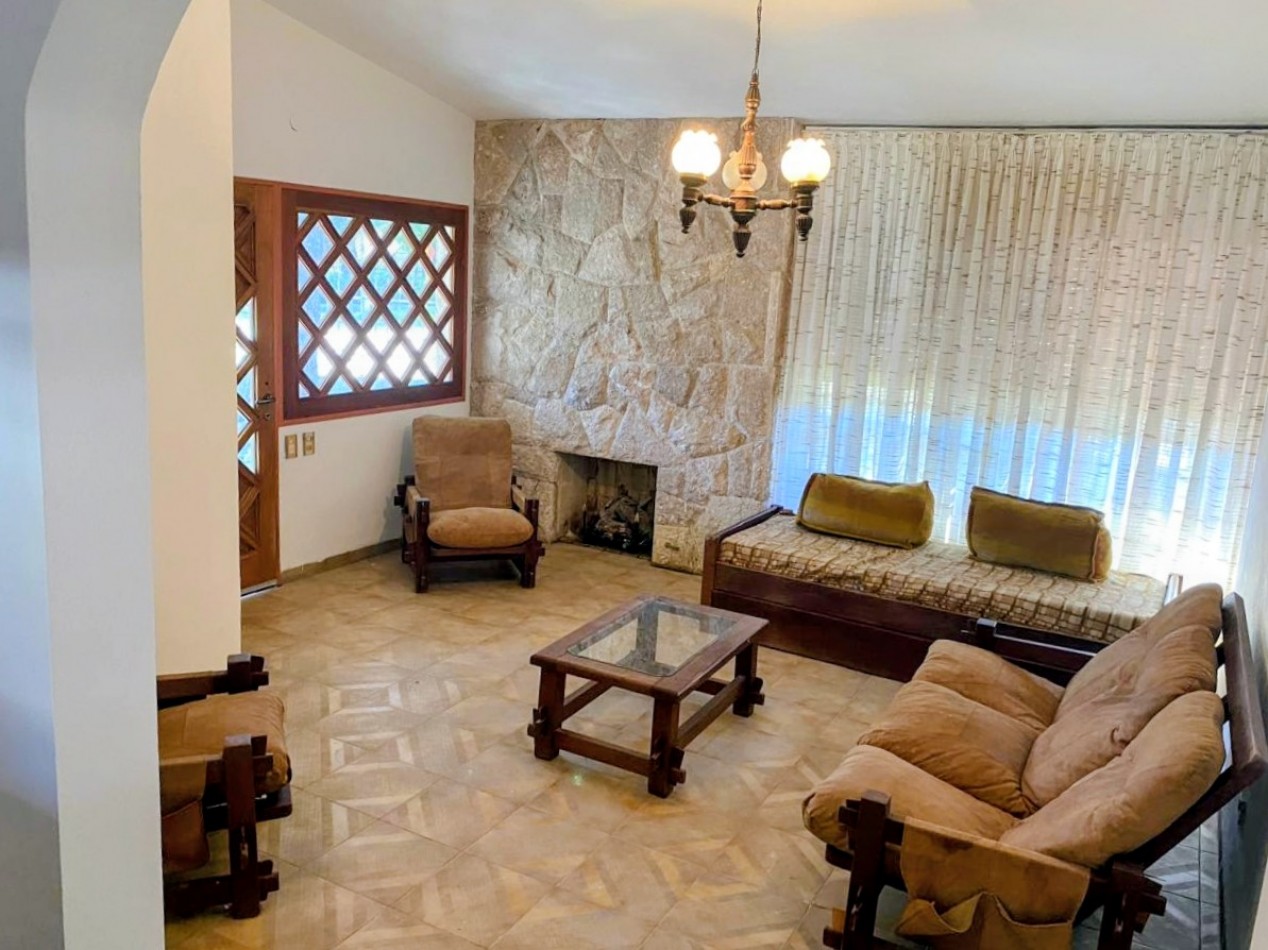 CASA PARA 8 PERSONAS CON PARQUE-QUINCHO-PILETA