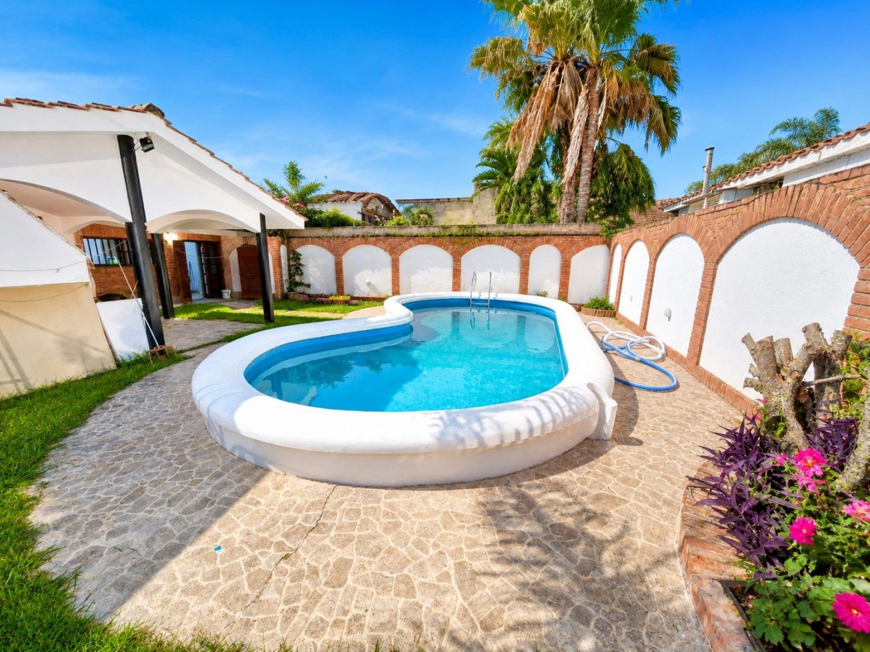 CASA PARA 8 PERSONAS CON PARQUE-QUINCHO-PILETA