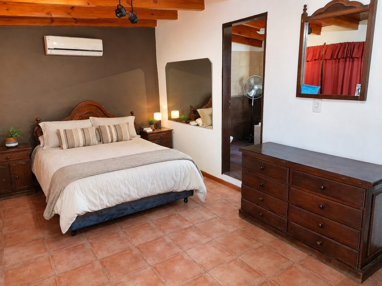 CASA PARA 10 PERSONAS - CON PILETA Y QUINCHO - CENTRICA