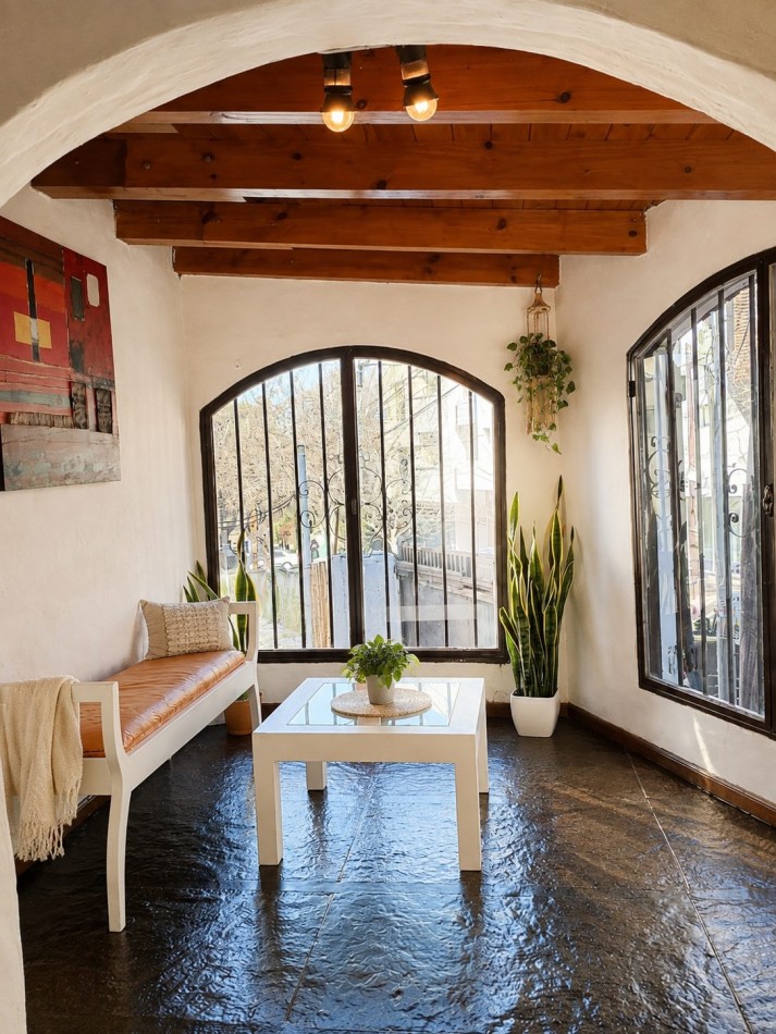 CASA PARA 10 PERSONAS - CON PILETA Y QUINCHO - CENTRICA