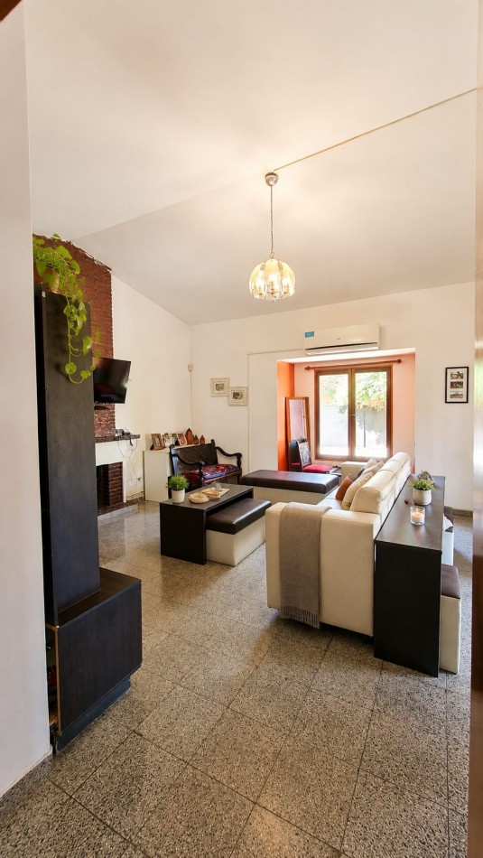 CASA PARA 6 PERSONAS (2 DORMITORIOS) CON PILETA Y PARQUE
