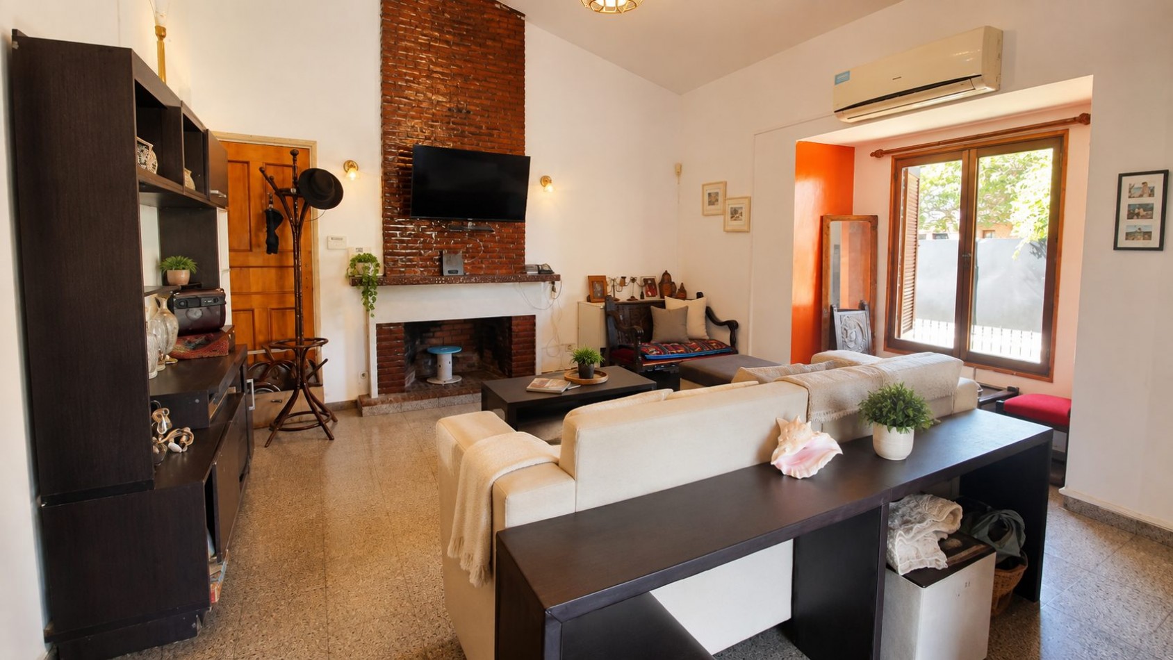 CASA PARA 6 PERSONAS (2 DORMITORIOS) CON PILETA Y PARQUE
