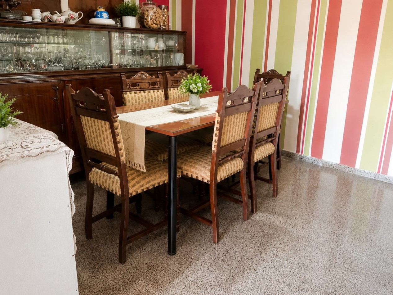 CASA PARA 6 PERSONAS (2 DORMITORIOS) CON PILETA Y PARQUE