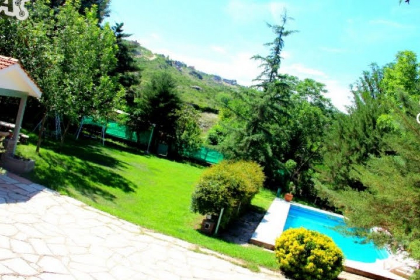 CASA PARA 11 PERSONAS CON PARQUE, PILETA Y QUINCHO