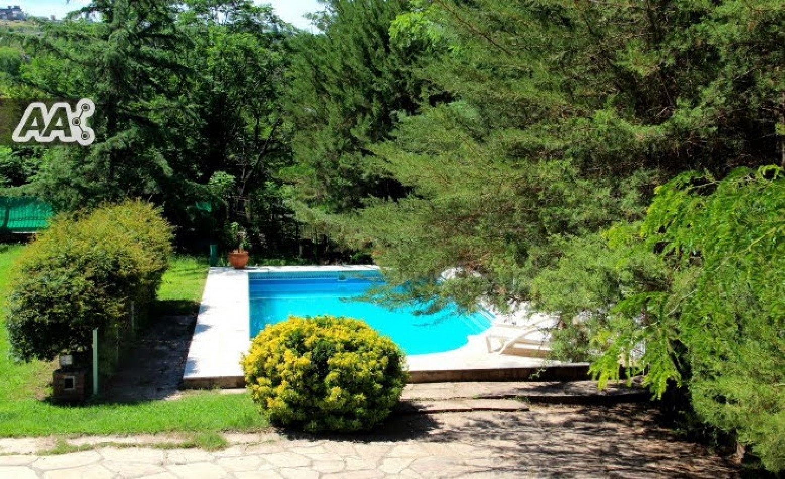 CASA PARA 11 PERSONAS CON PARQUE, PILETA Y QUINCHO