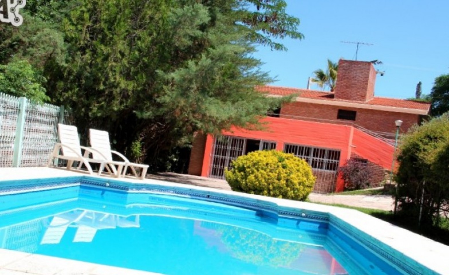 CASA PARA 11 PERSONAS CON PARQUE, PILETA Y QUINCHO