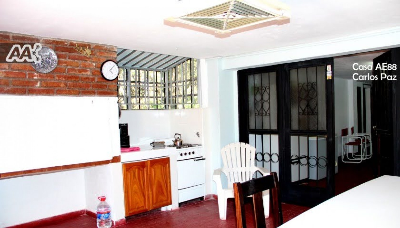 CASA PARA 11 PERSONAS CON PARQUE, PILETA Y QUINCHO