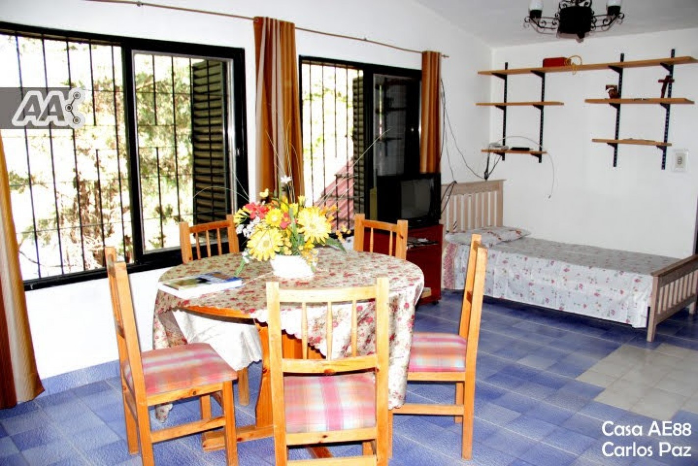 CASA PARA 11 PERSONAS CON PARQUE, PILETA Y QUINCHO