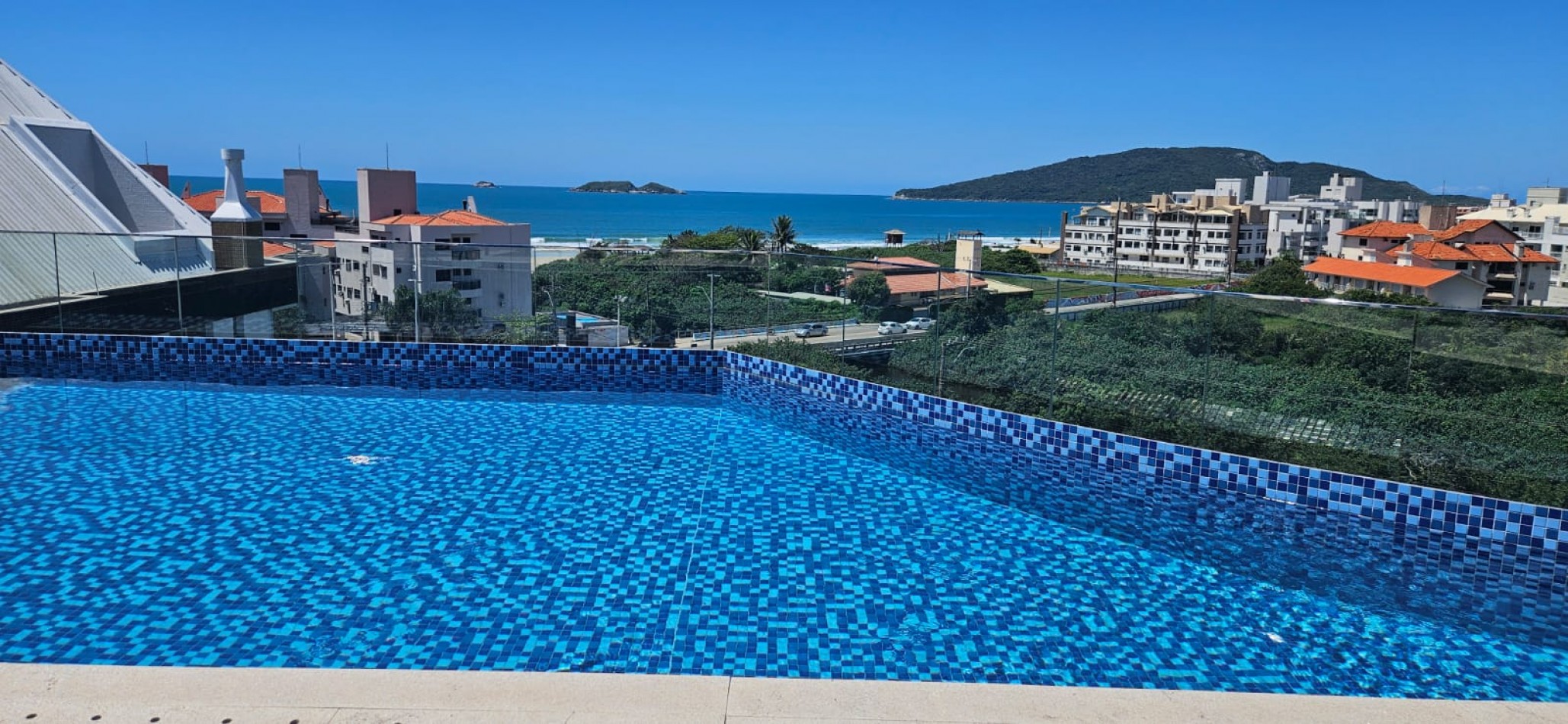CONDOMINIO FRENTE AL MAR - PISCINA - GIMNASIO - S.U.M.