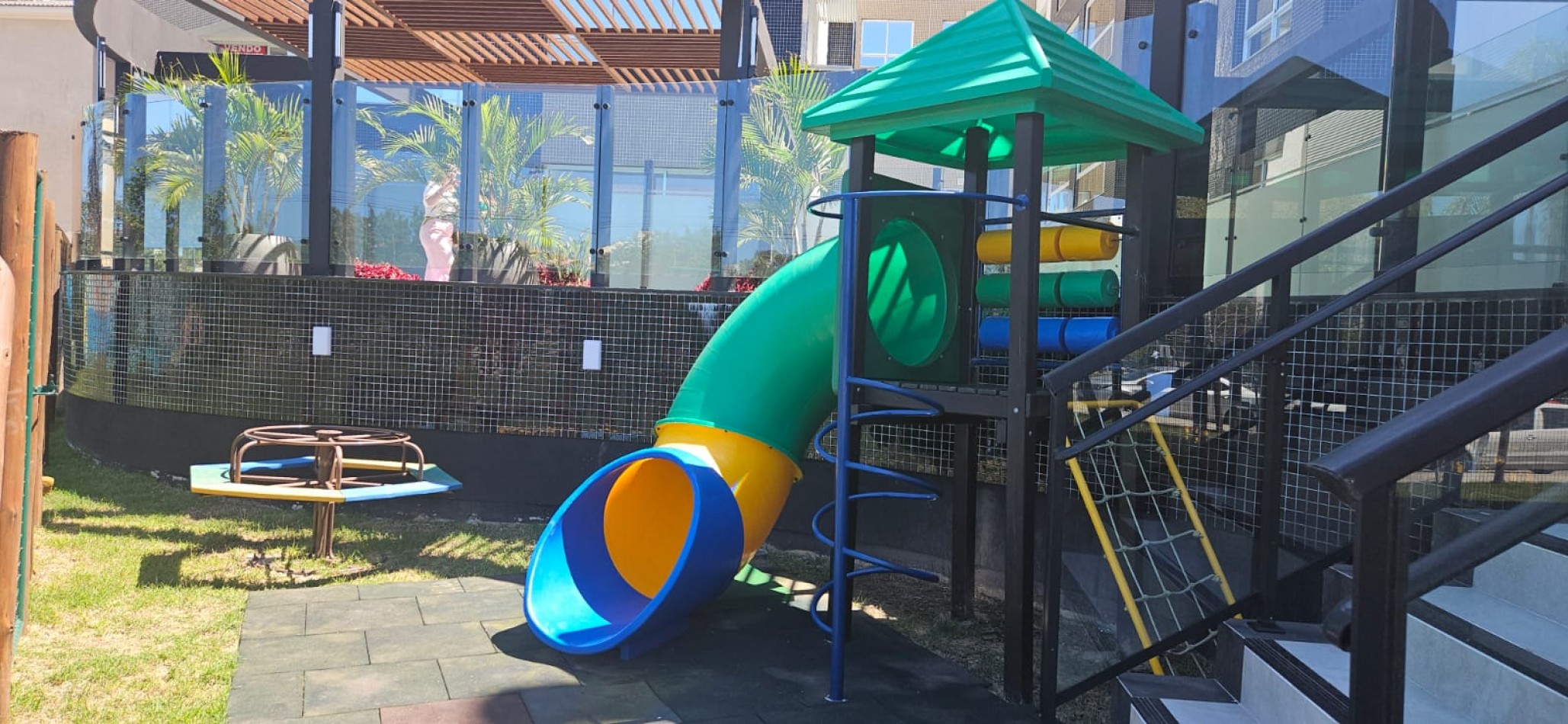 CONDOMINIO FRENTE AL MAR - PISCINA - GIMNASIO - S.U.M.