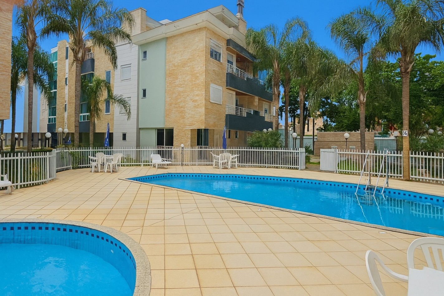 DEPARTAMENTOS PARA 6 CON PISCINA - A 250 METROS DEL MAR - INGLESES CENTRO