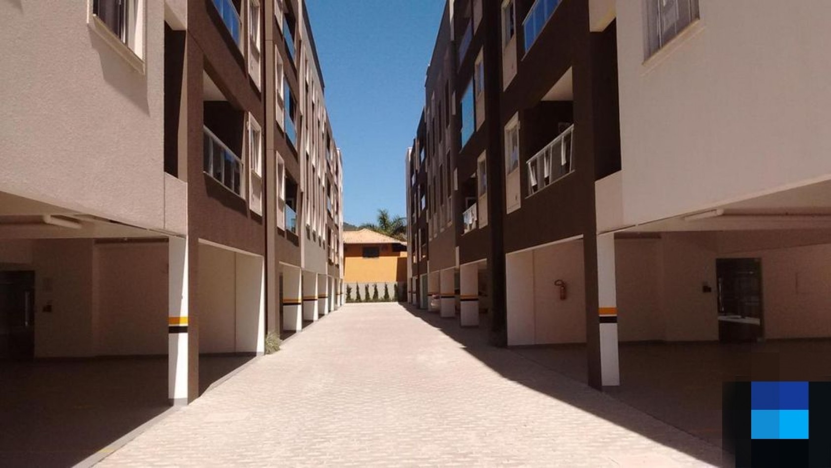 DEPARTAMENTOS EN CONDOMINIO CON PISCINA - A 300 METROS DEL MAR - BOMBAS 