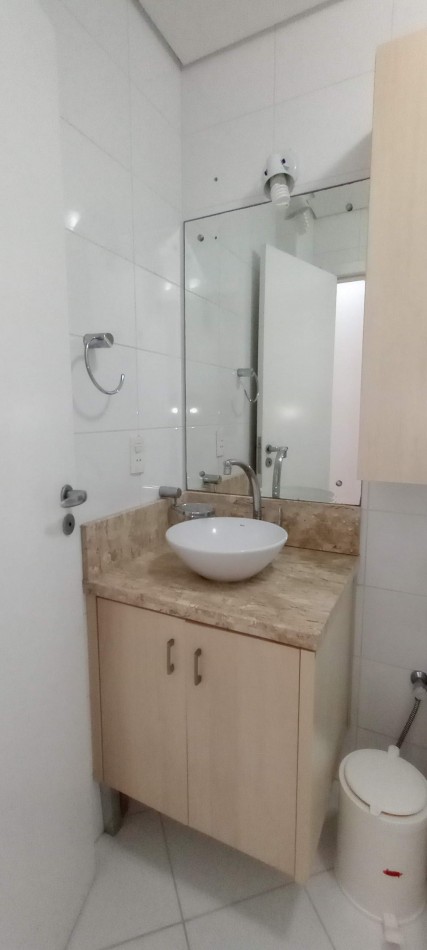 DEPARTAMENTOS PARA 6 A METROS DEL MAR CON BALCON Y COCHERA