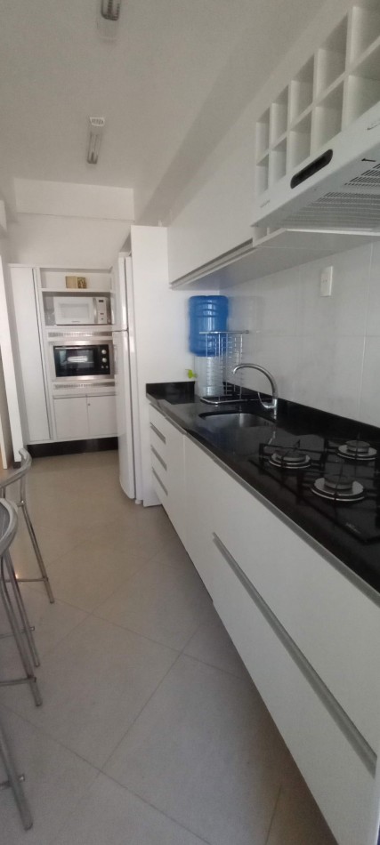 DEPARTAMENTOS PARA 6 A METROS DEL MAR CON BALCON Y COCHERA