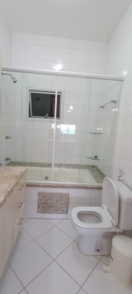DEPARTAMENTOS PARA 6 A METROS DEL MAR CON BALCON Y COCHERA