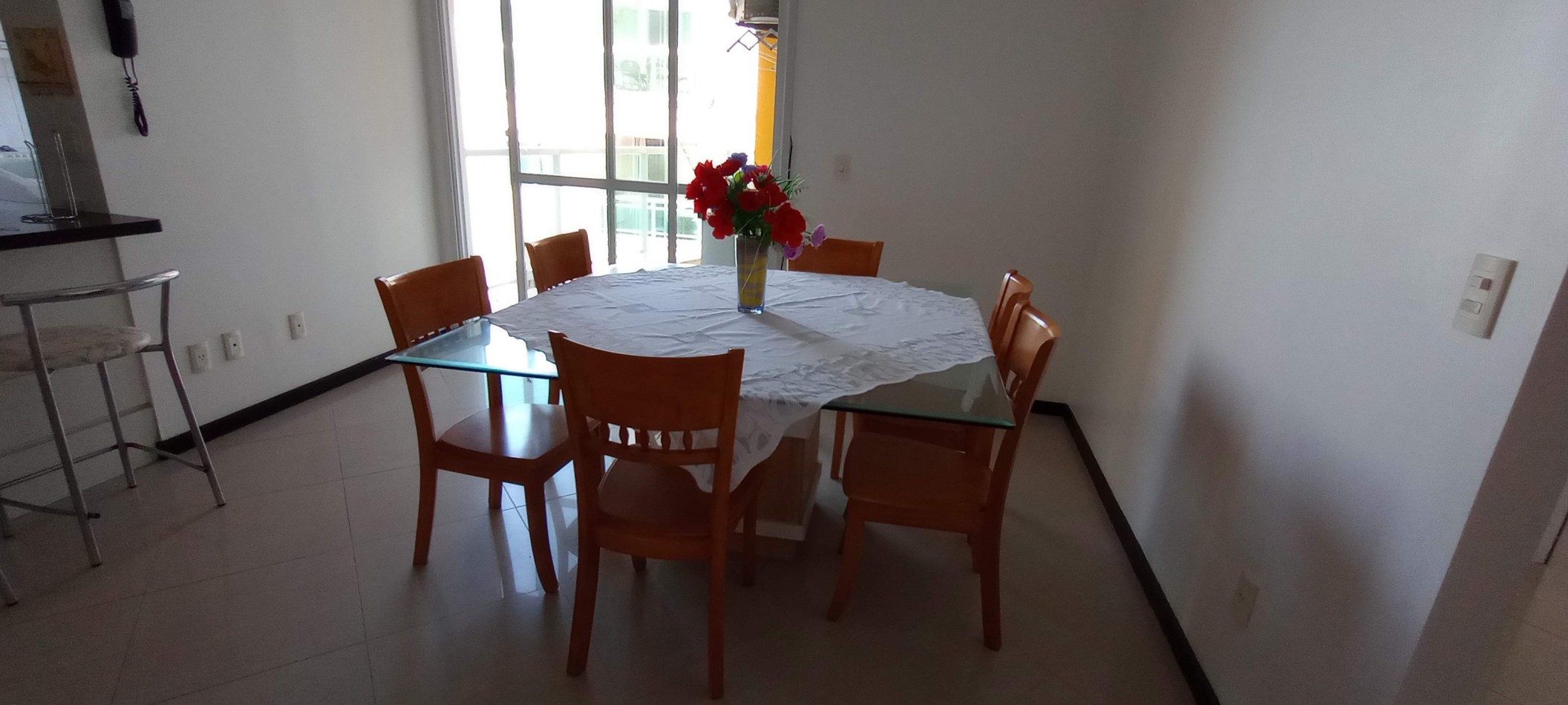 DEPARTAMENTOS PARA 6 A METROS DEL MAR CON BALCON Y COCHERA