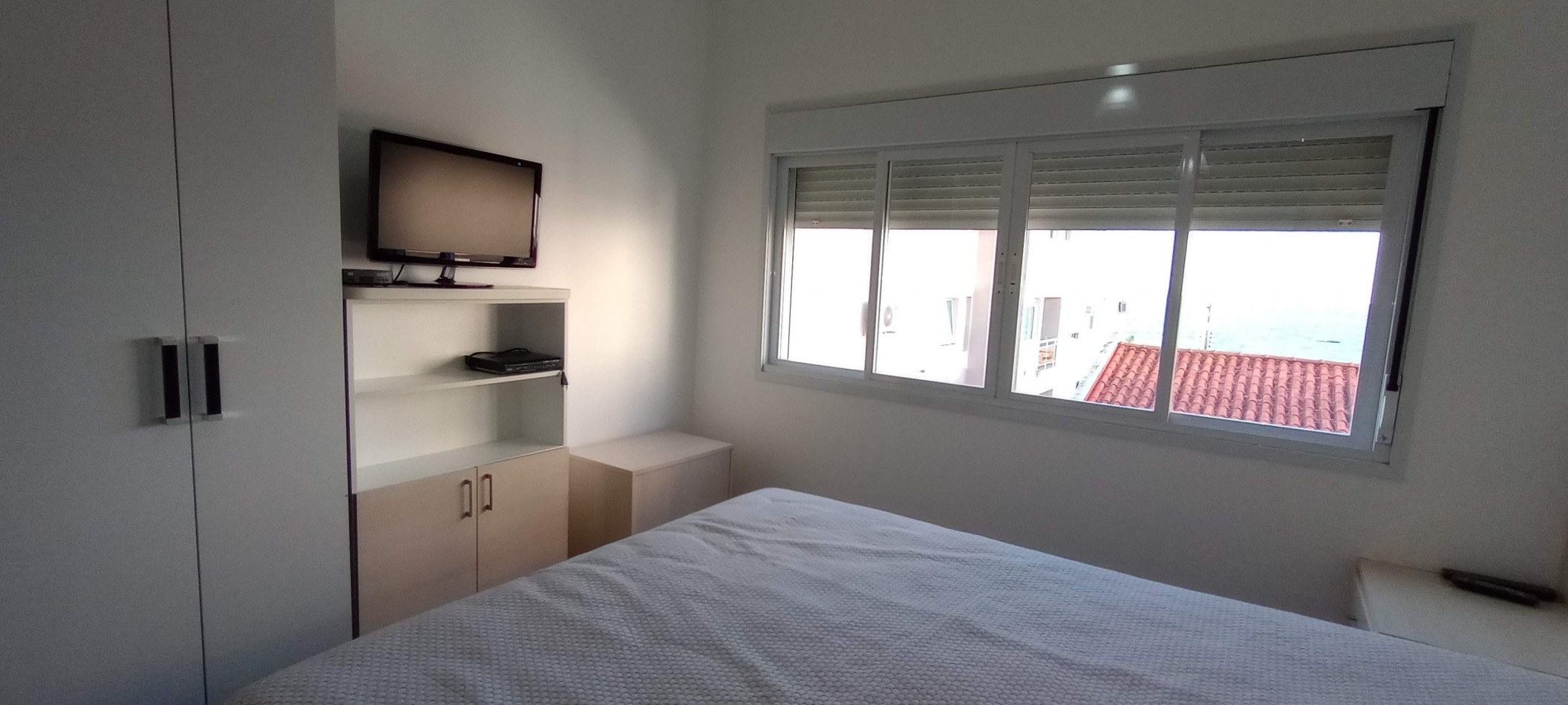 DEPARTAMENTOS PARA 6 A METROS DEL MAR CON BALCON Y COCHERA