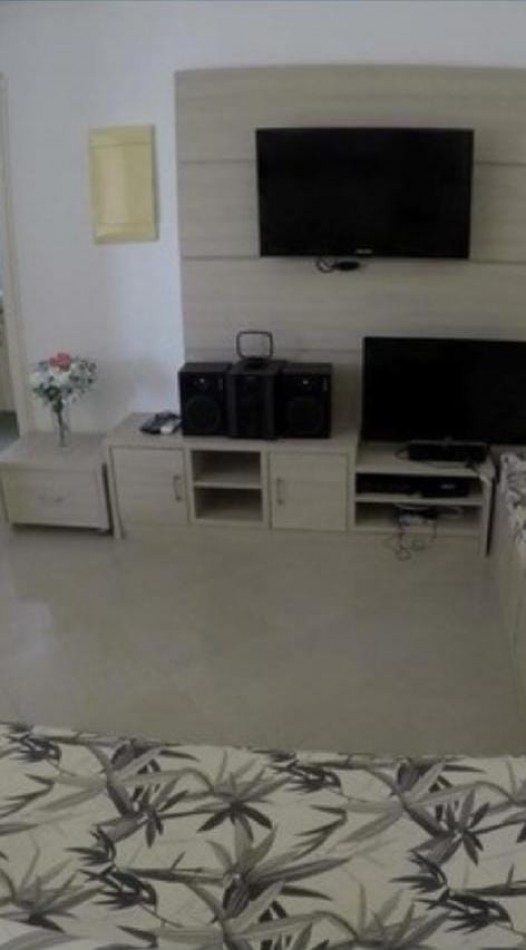DEPARTAMENTOS PARA 6 A METROS DEL MAR CON BALCON Y COCHERA