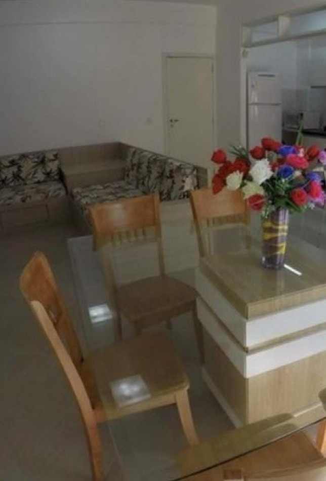 DEPARTAMENTOS PARA 6 A METROS DEL MAR CON BALCON Y COCHERA