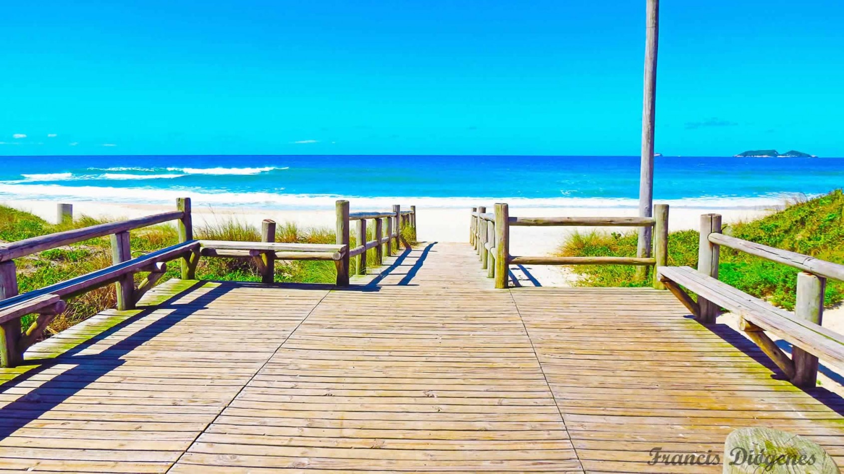 DEPARTAMENTOS FRENTE AL MAR - PILETA CLIMATIZADA - QUINCHO - JUEGOS PARA NIÑOS - SOLARIUM -