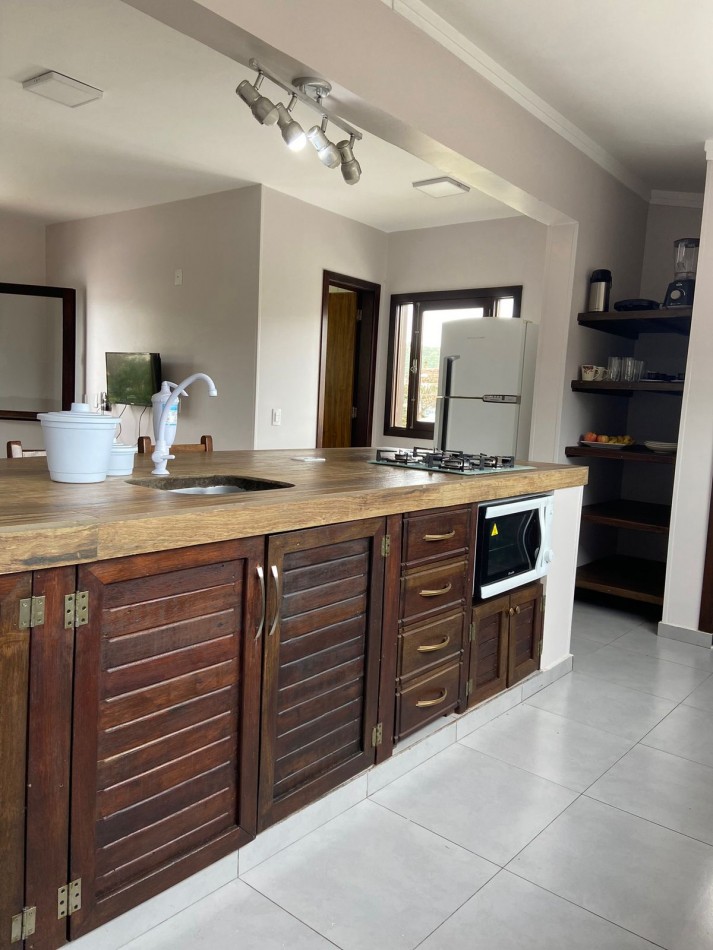 DEPARTAMENTO PARA 4 - A 400 METROS DEL MAR - BOMBAS