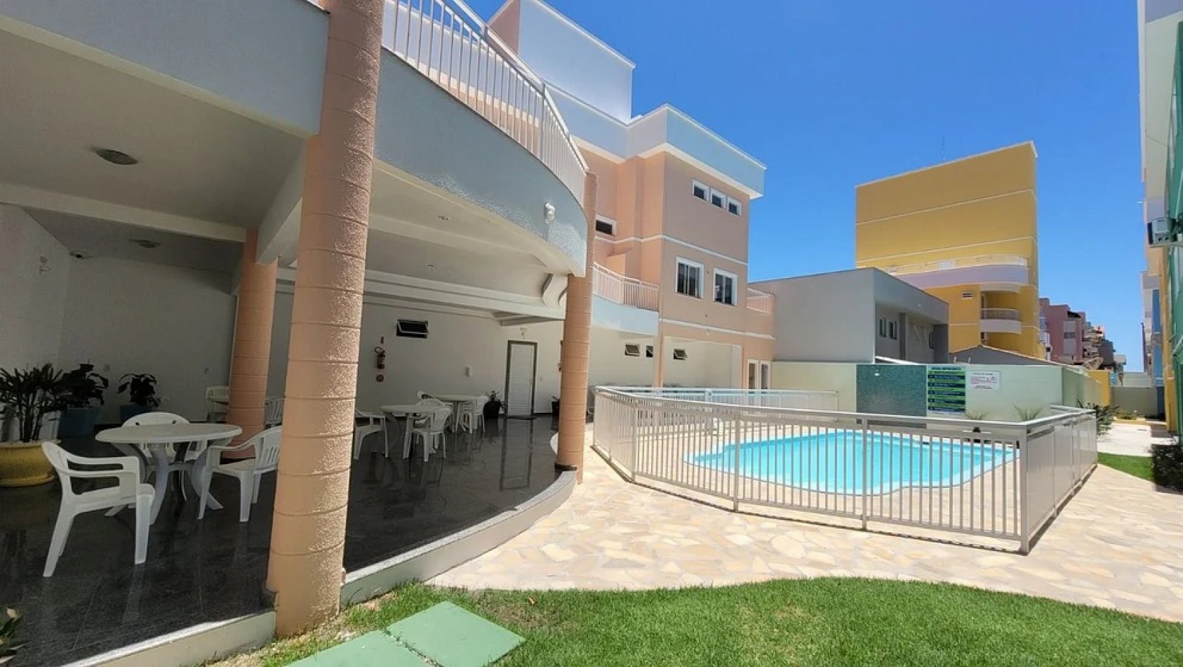Departamentos en Complejo con Piscina, proximo al mar