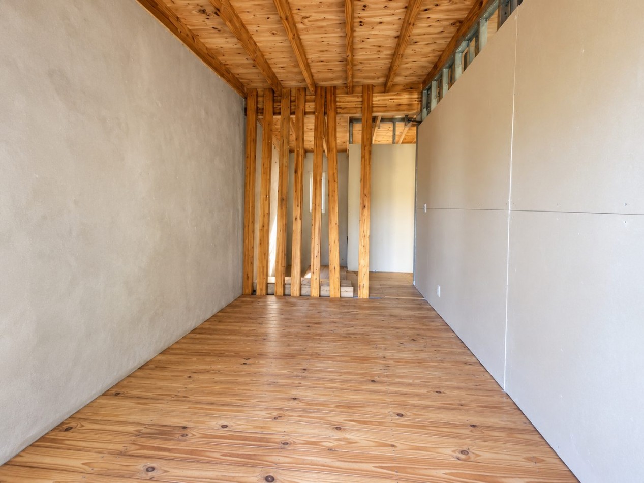 2 CASAS EN VENTA EN MISMO TERRENIO CON PILETA, QUINCHO, COCHERA, GALERIA! 
