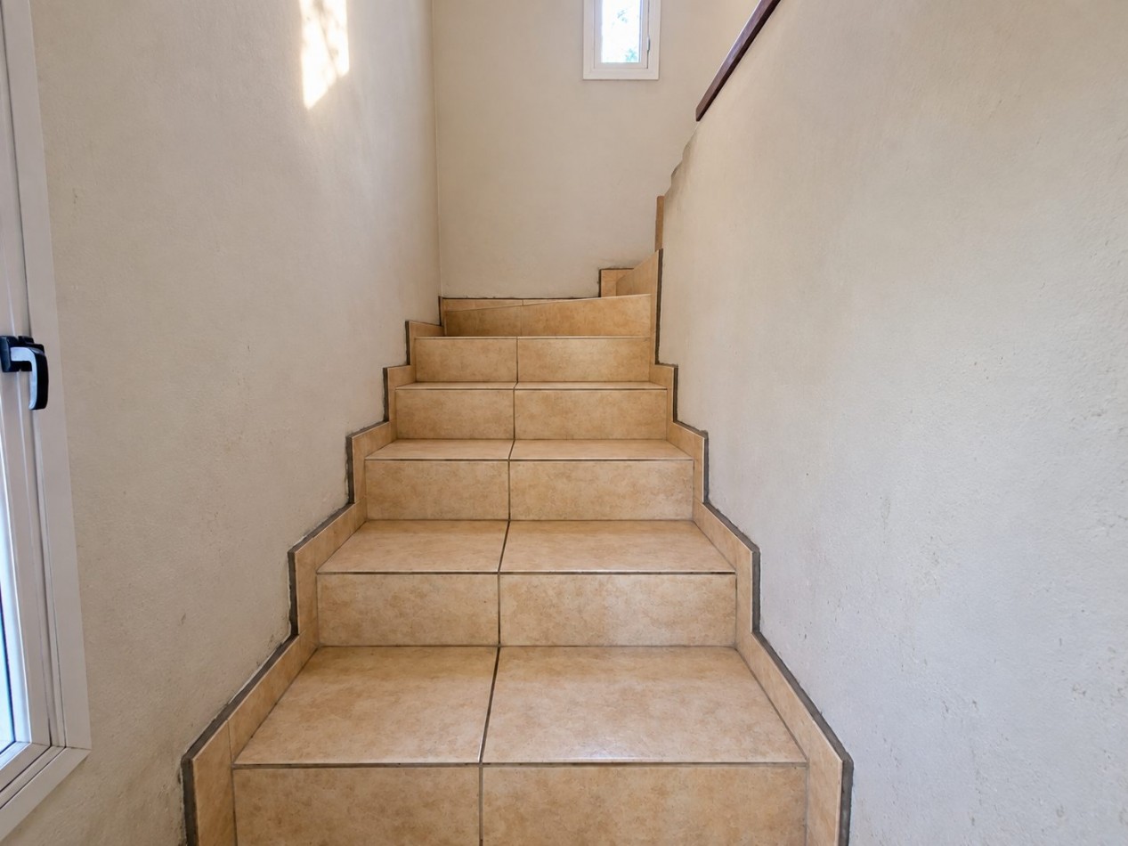 2 CASAS EN VENTA EN MISMO TERRENIO CON PILETA, QUINCHO, COCHERA, GALERIA! 