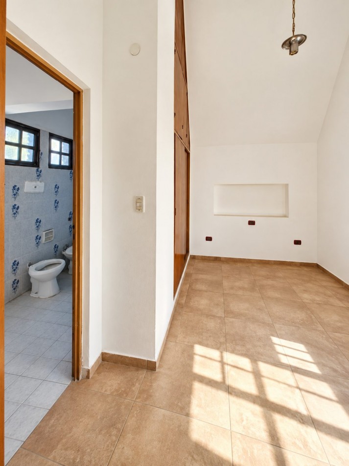 CASA 2 DORMITORIOS - QUINCHO - PILETA EN Bo LA QUINTA