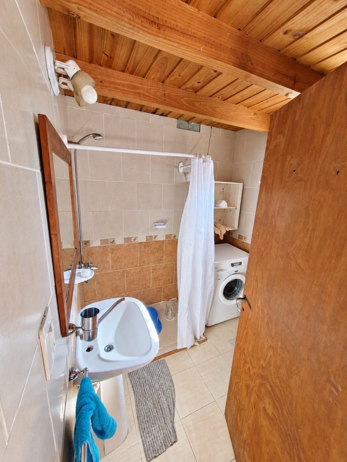 2 CASAS EN VENTA EN MISMO TERRENIO CON PILETA, QUINCHO, COCHERA, GALERIA! 