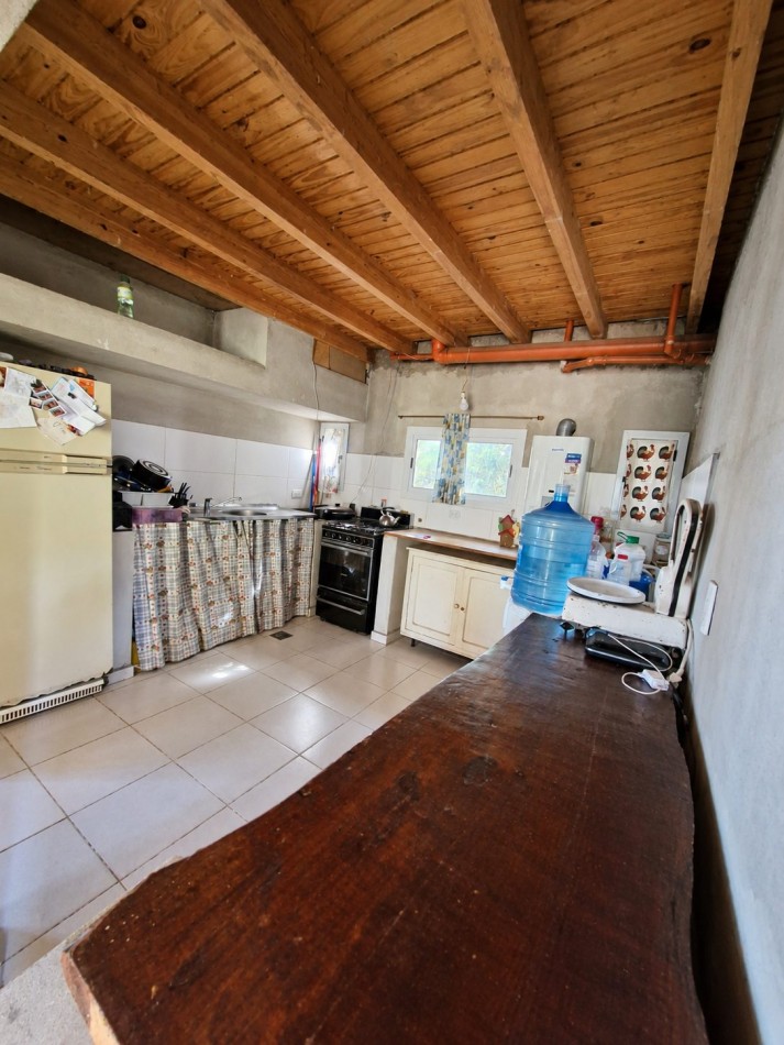 2 CASAS EN VENTA EN MISMO TERRENIO CON PILETA, QUINCHO, COCHERA, GALERIA! 