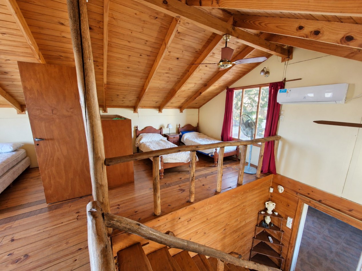 2 CASAS EN VENTA EN MISMO TERRENIO CON PILETA, QUINCHO, COCHERA, GALERIA! 