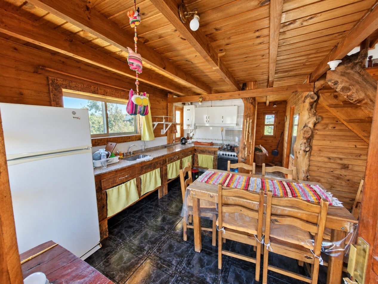 2 CASAS EN VENTA EN MISMO TERRENIO CON PILETA, QUINCHO, COCHERA, GALERIA! 