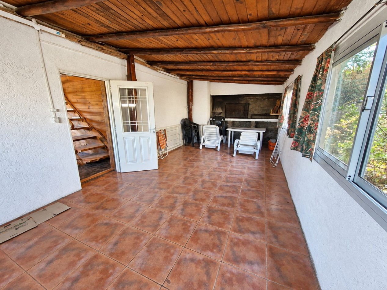 2 CASAS EN VENTA EN MISMO TERRENIO CON PILETA, QUINCHO, COCHERA, GALERIA! 