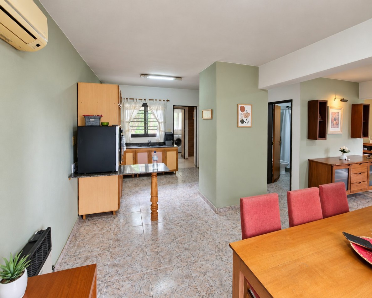 CASA DE CATEGORIA EN BARRIO JOSE MUÑOZ - TRES DORMITORIOS - PISCINA 