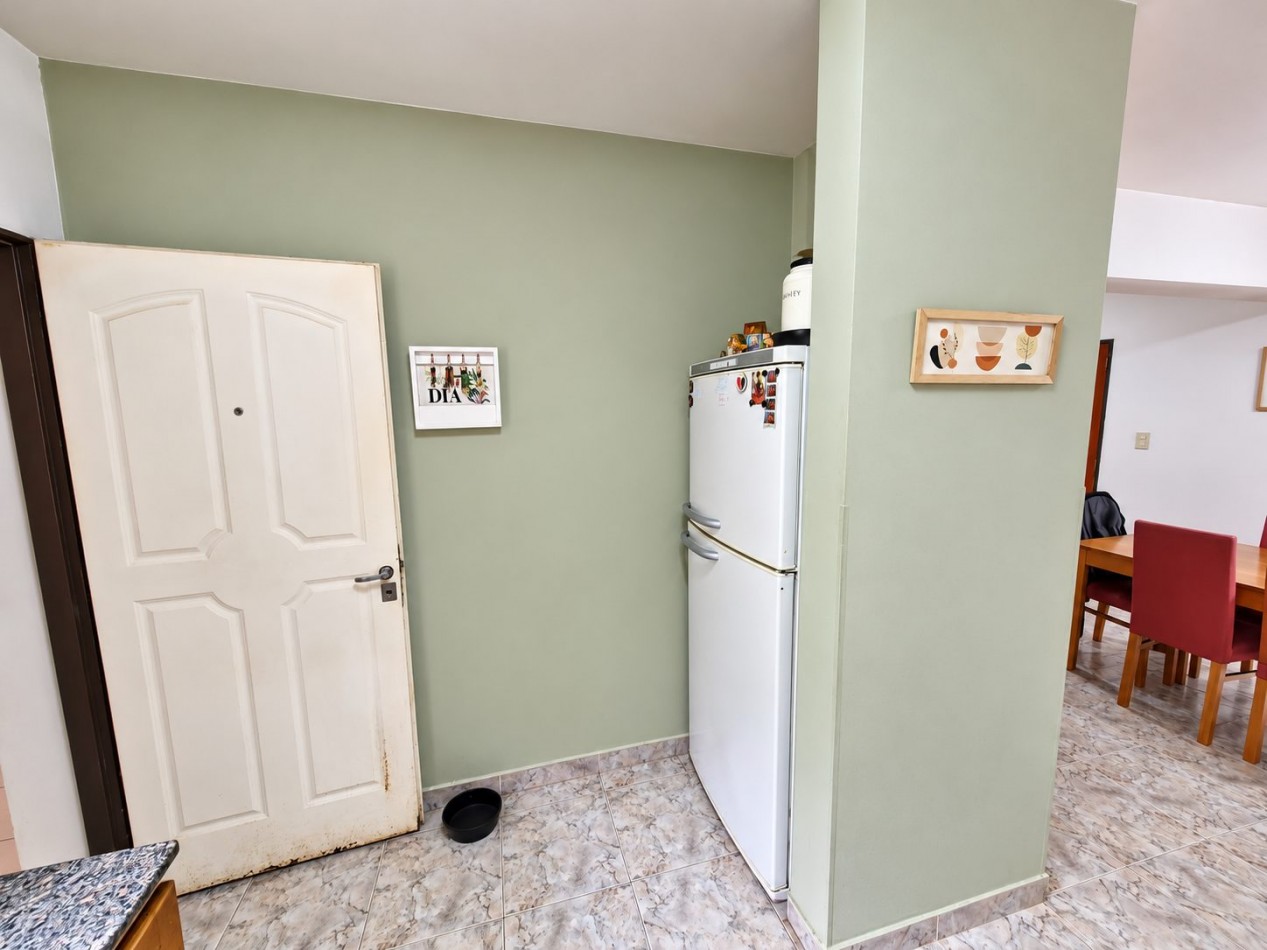 CASA DE CATEGORIA EN BARRIO JOSE MUÑOZ - TRES DORMITORIOS - PISCINA 