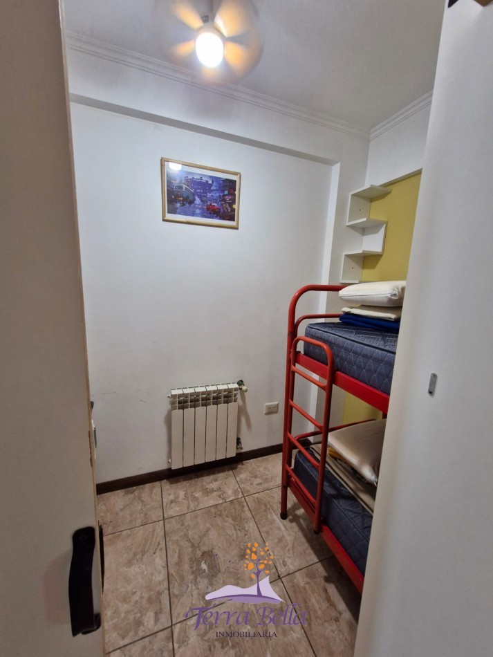 DEPARTAMENTO PARA 4 PERSONAS CON PILETA, QUINCHO, COCHERA, A METROS DEL LAGO