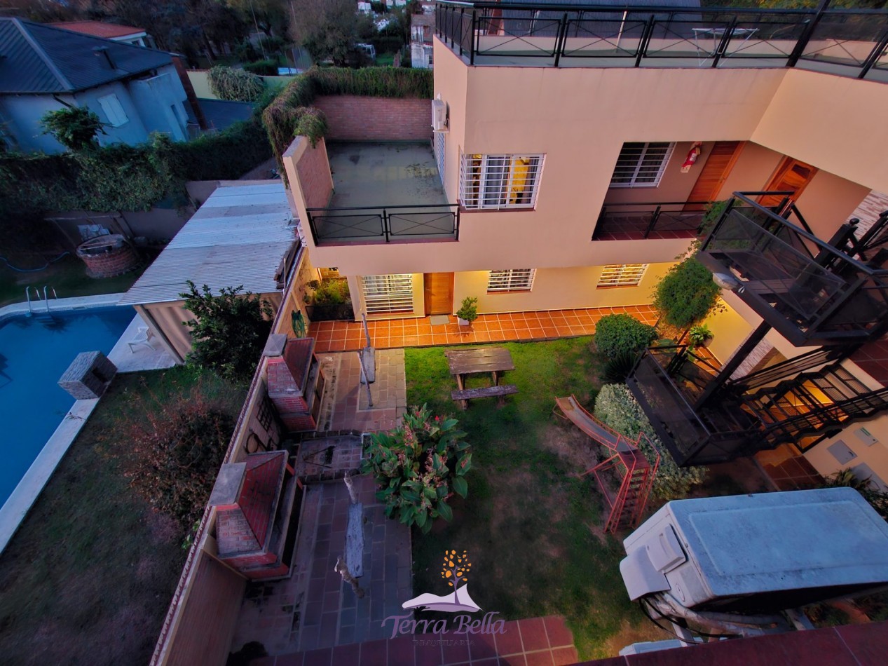 DEPARTAMENTO PARA 4 PERSONAS CON PILETA, QUINCHO, COCHERA, A METROS DEL LAGO