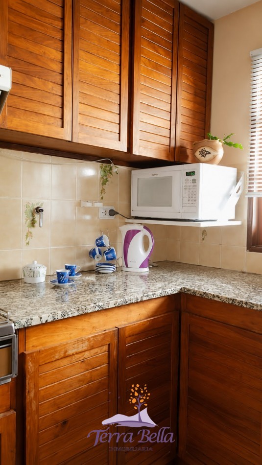 CASA PARA 12 PERSONAS - 5 DORMITORIOS - PILETA CERRADA - QUINCHO - CENTRICA