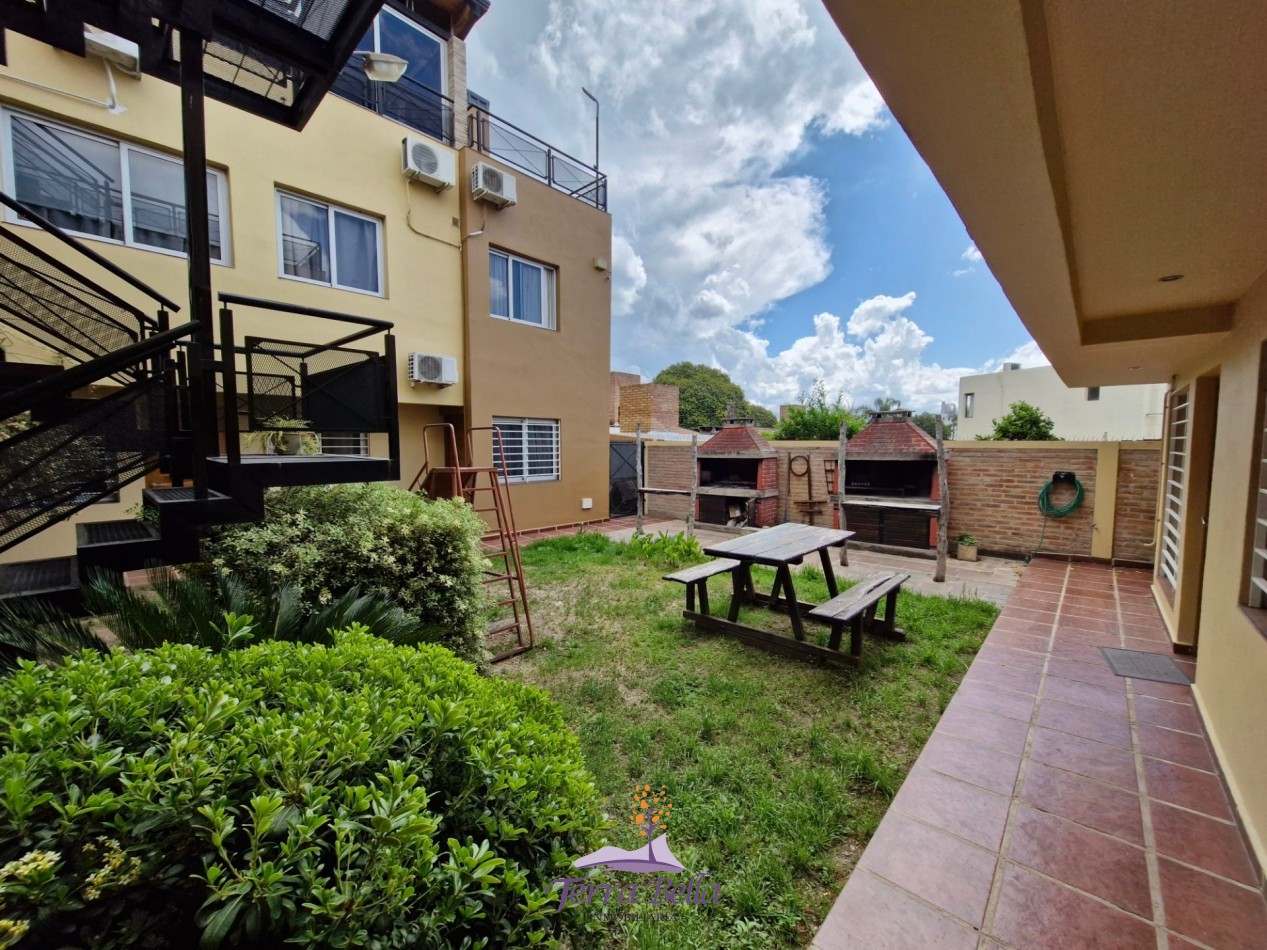 DEPARTAMENTO PARA 4 PERSONAS CON PILETA, QUINCHO, COCHERA, A METROS DEL LAGO