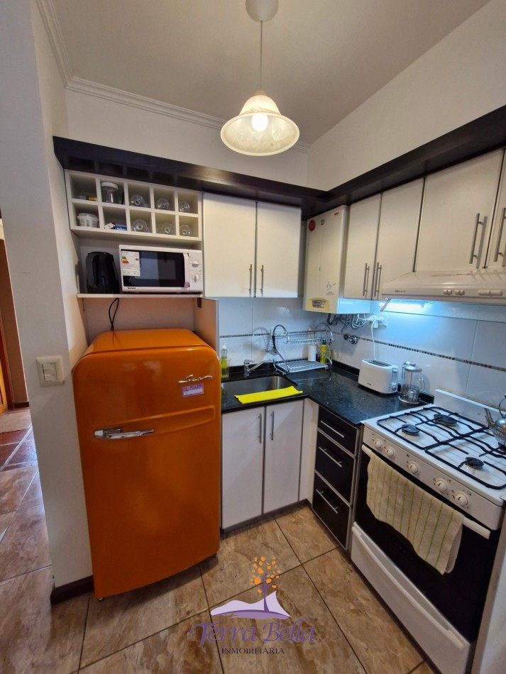 DEPARTAMENTO PARA 4 PERSONAS CON PILETA, QUINCHO, COCHERA, A METROS DEL LAGO