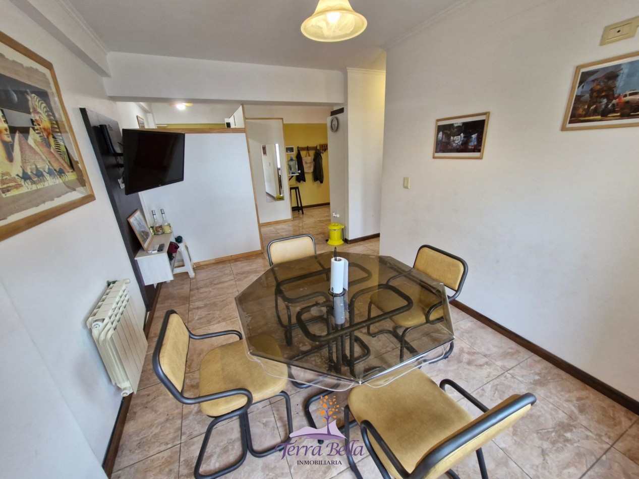 DEPARTAMENTO PARA 4 PERSONAS CON PILETA, QUINCHO, COCHERA, A METROS DEL LAGO