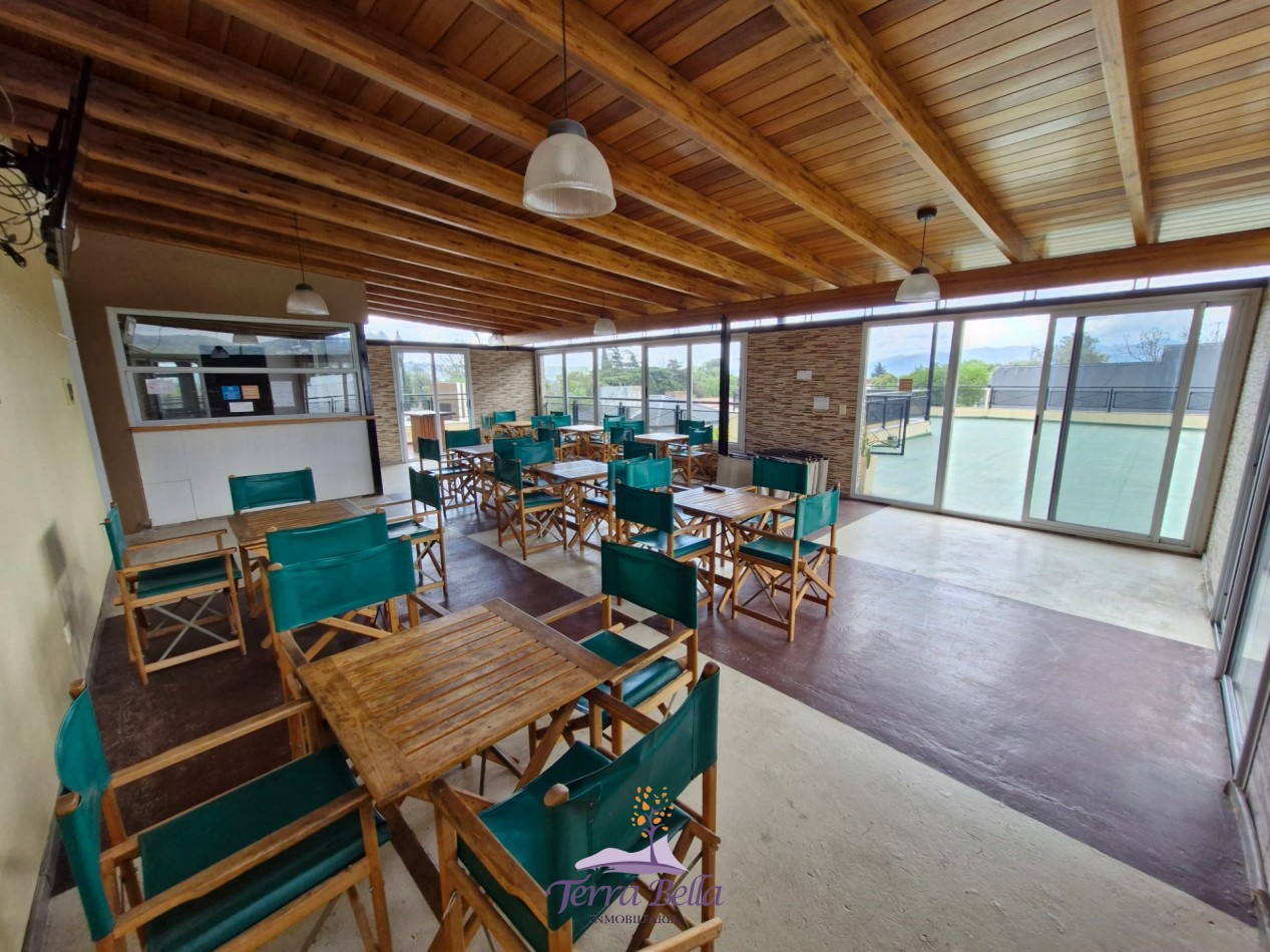 DEPARTAMENTO PARA 4 PERSONAS CON PILETA, QUINCHO, COCHERA, A METROS DEL LAGO