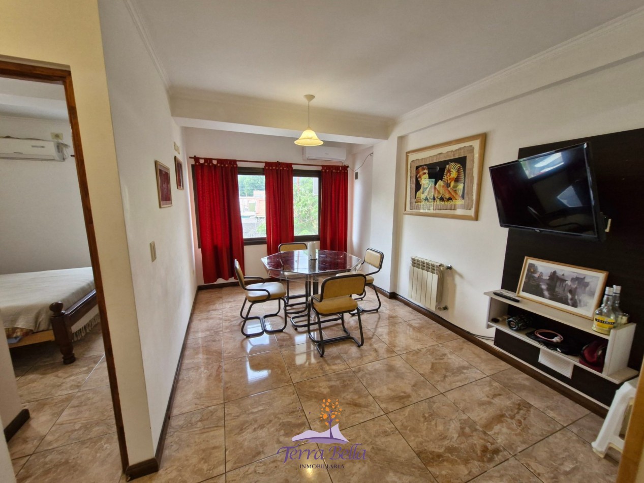 DEPARTAMENTO PARA 4 PERSONAS CON PILETA, QUINCHO, COCHERA, A METROS DEL LAGO